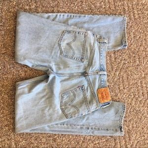 30x34 womens Levi Jeans